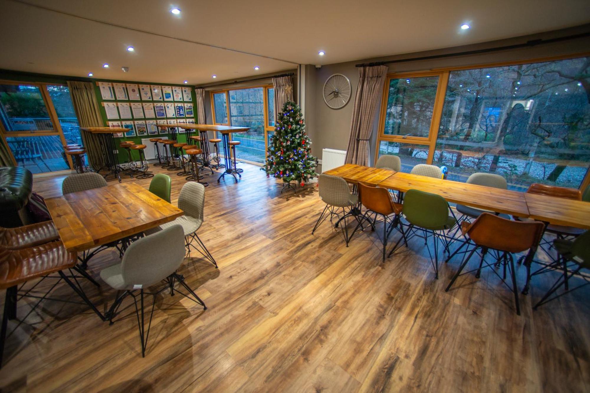 Glen Nevis Youth Hostel Φορτ Γουίλιαμ Εξωτερικό φωτογραφία The cafe at the National Motor Museum