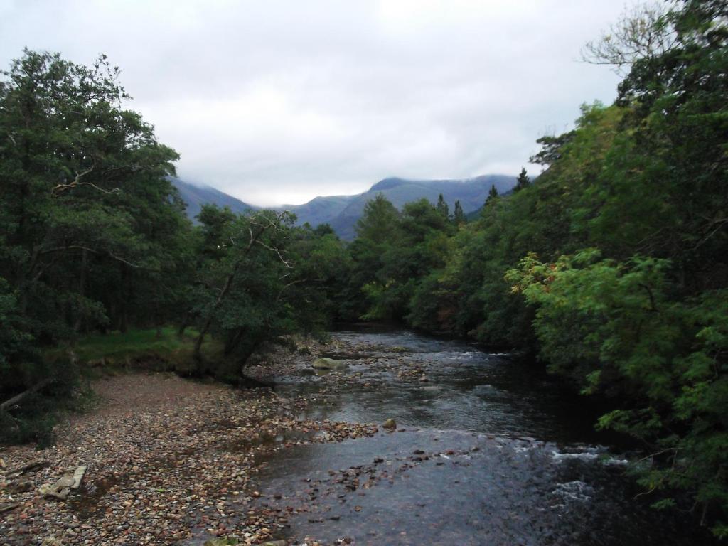 Glen Nevis Youth Hostel Φορτ Γουίλιαμ Εξωτερικό φωτογραφία The River Calder