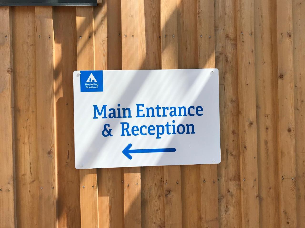 Glen Nevis Youth Hostel Φορτ Γουίλιαμ Εξωτερικό φωτογραφία A sign at the entrance of the National Museum of Scotland